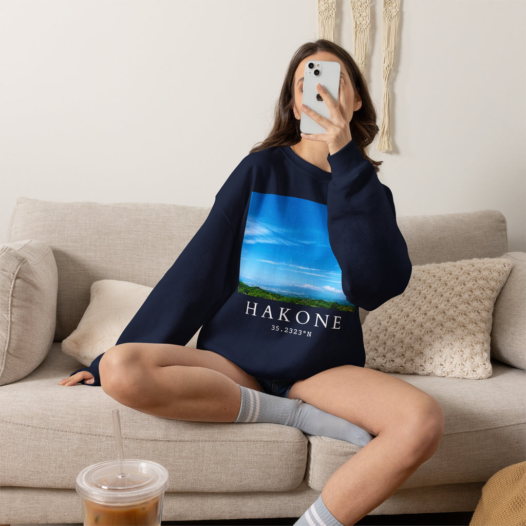 Hakone Mountain Club White/Black/Navy/Light Pink Crewneck