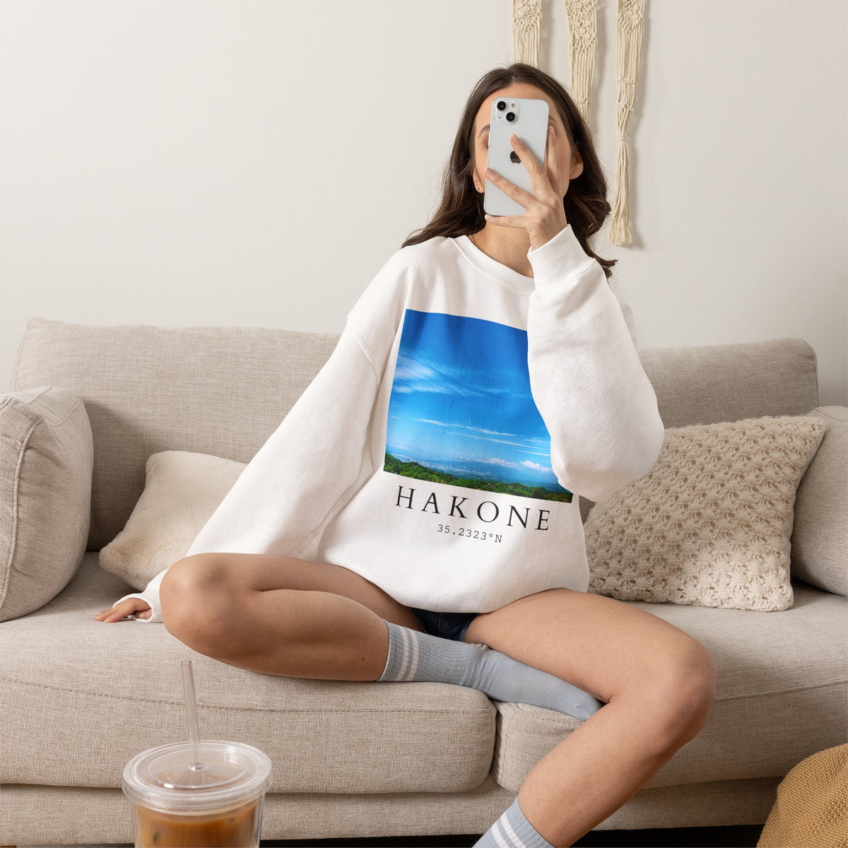 Hakone Mountain Club White/Black/Navy/Light Pink Crewneck
