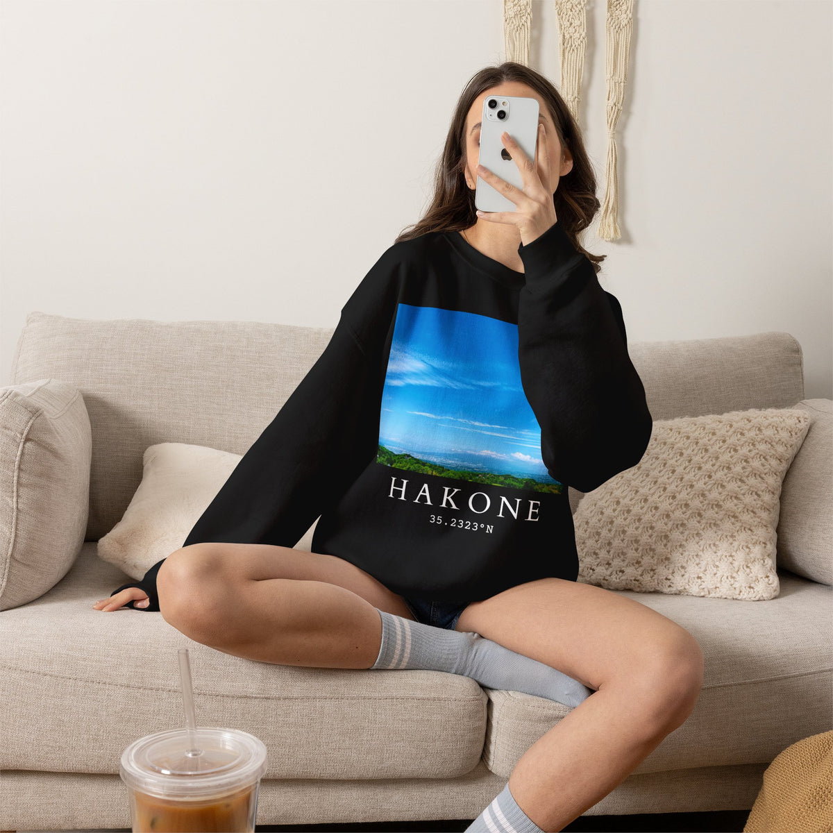 Hakone Mountain Club White/Black/Navy/Light Pink Crewneck